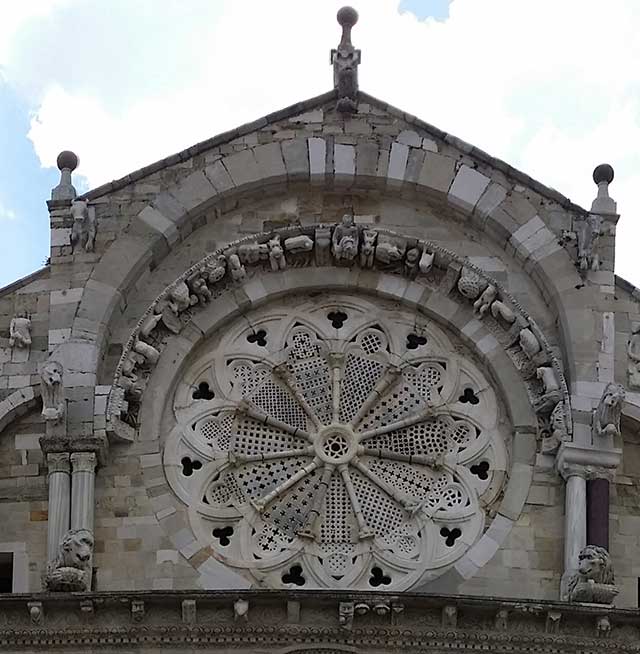 070. Troia - Rosone Duomo